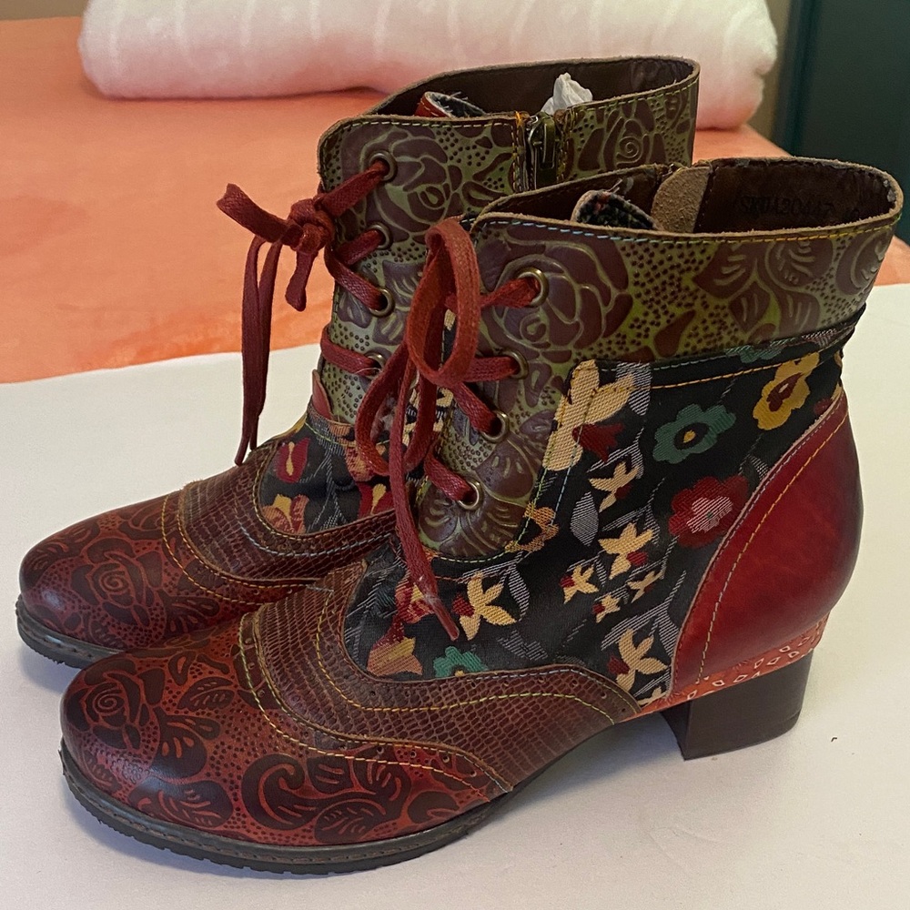 Boho stylish boots. Size 40/9